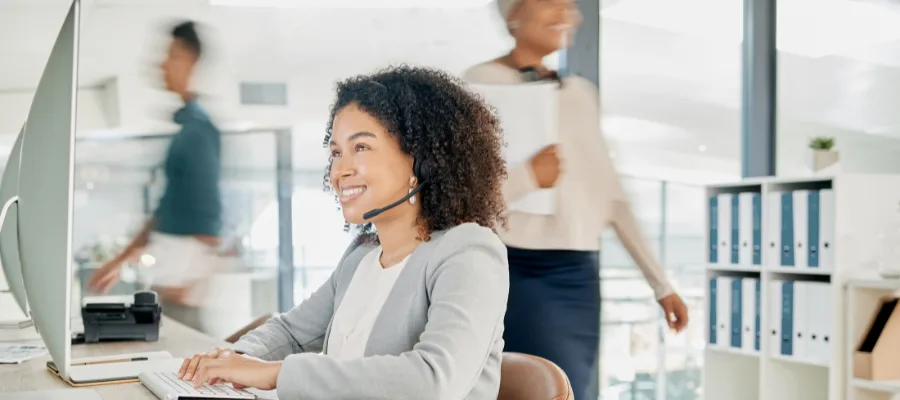 Workflow4Biz image of an employee lady on a call with a potential customer 